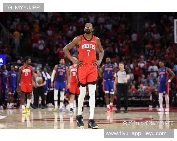 外线火力全开AJ格林三分球五投五中助力球队获胜 外线火力全开AJ格林三分球五投五中助力球队获胜