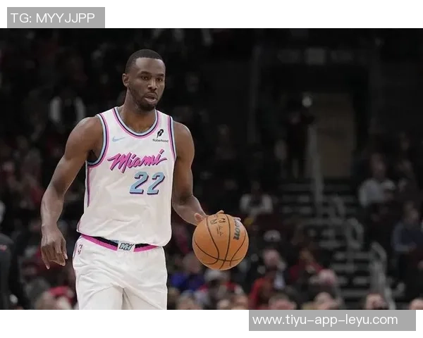 绿军半场三分命中率低迷落后热火21分维金斯表现抢眼杰伦布朗次节独得15分 绿军半场三分命中率低迷落后热火21分维金斯表现抢眼杰伦布朗次节独得15分