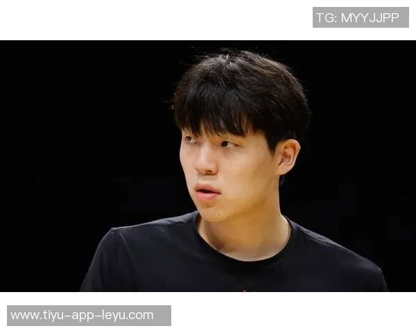 杨瀚森无私助攻辛森三分雨下不停本场第七记三分球精彩瞬间 杨瀚森无私助攻辛森三分雨下不停本场第七记三分球精彩瞬间