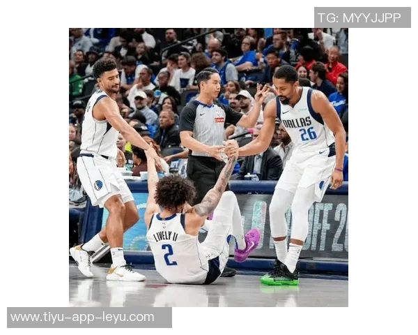 雄鹿主场对阵独行侠的比赛因恶劣天气推迟至另一天举行